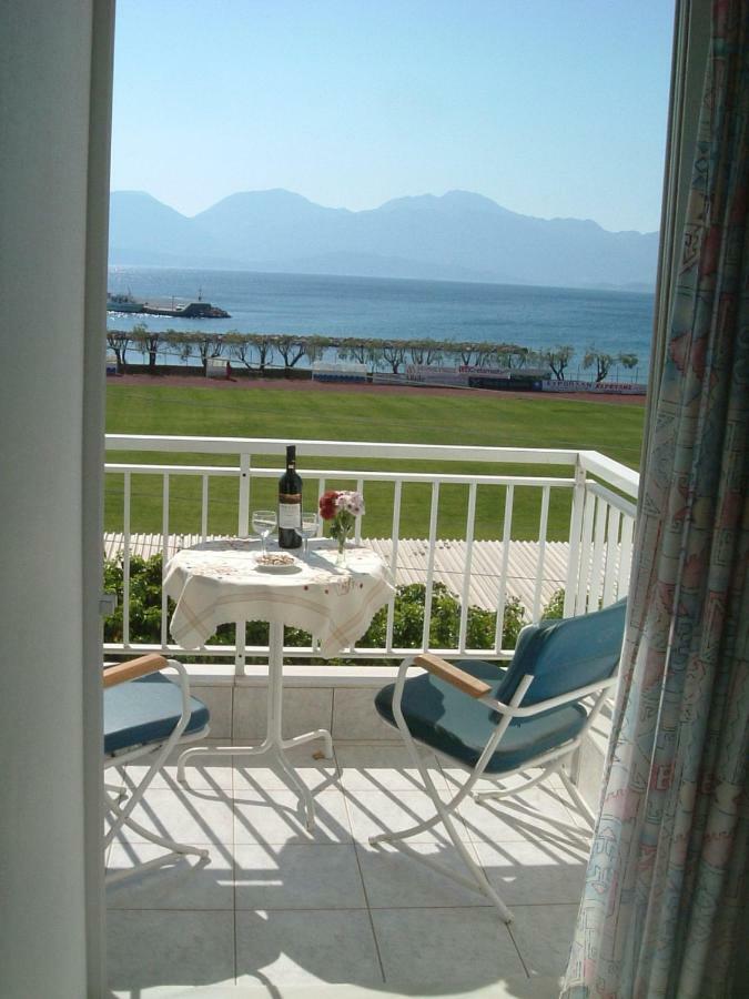 Stunning Seaview Town Apartment Agios Nikolaos Buitenkant foto